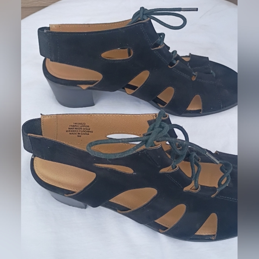 Torrid Black Suede Lace-Up Block Heel Cutout Sandals 9W - Picture 2 of 7